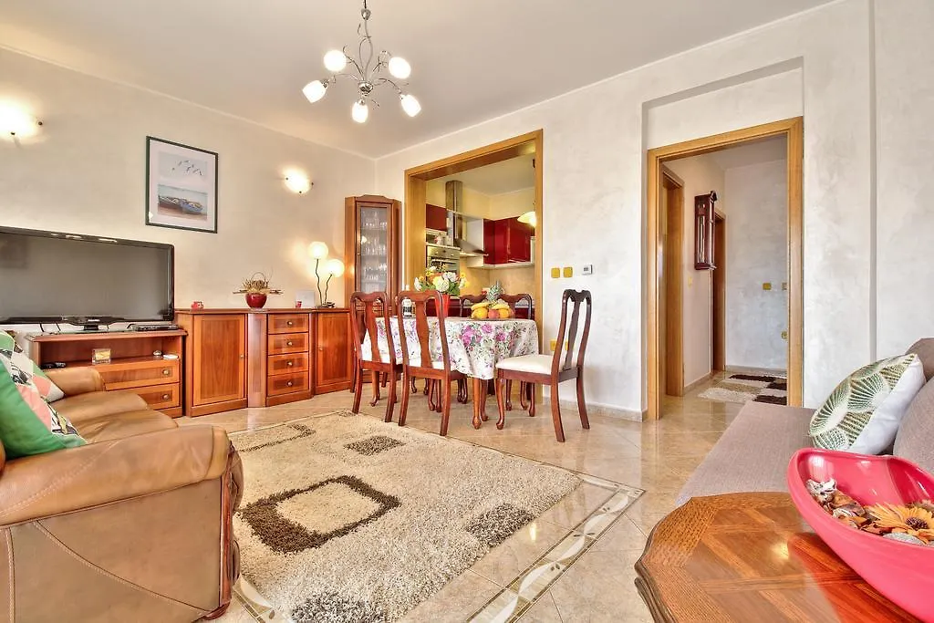 Apartment Roko Umag 0*,